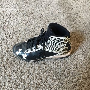 Boys Youth Size 5 Cleats